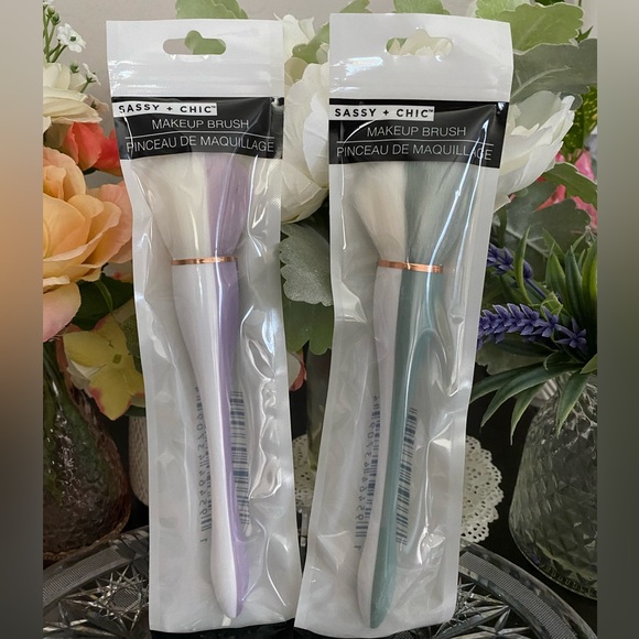 ππ SASSY + CHIC LIMITED EDITION MULTI-PURPOSE MAKE-UP BRUSHES! FACTORY Sβ¦ - Picture 3 of 6